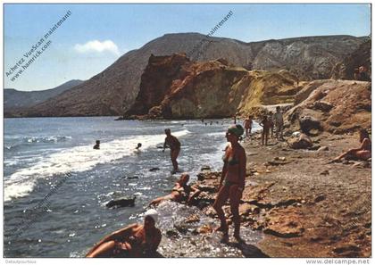 VULCANO Isole Eolie Sicilia : acqua calde bikini woman