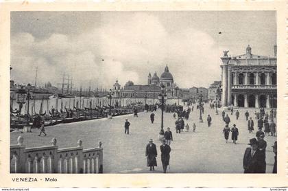 A652 Italy Venezia Venice Molo Boats vintage postcard