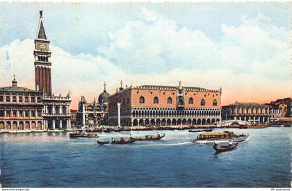 B369 Italy Venezia Venice General View vintage postcard