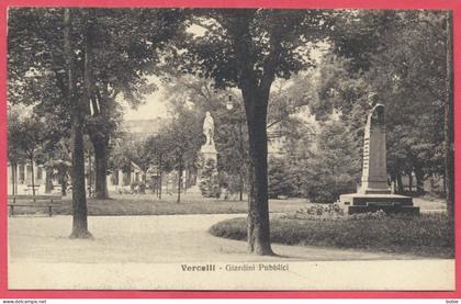 Vercelli Italia : Giardini Pubblici.