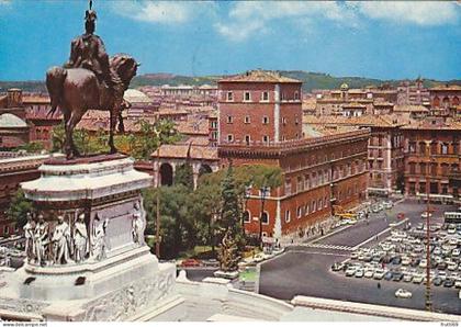 AK 216871 ITALY - Roma - Piazza Venezia