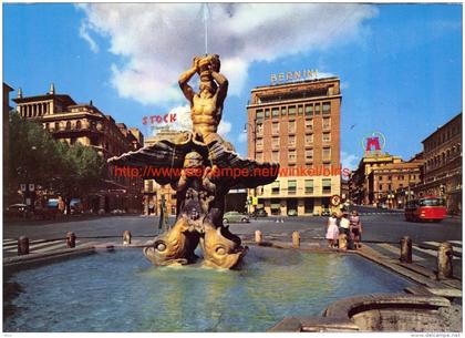 Piazza Barberini e Fontana del Bernini - Roma