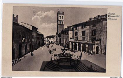 Assisi – Piazza del Comune – Fontana e Torre Civica – anni ’30-’40 - VIAGGIATA 1946