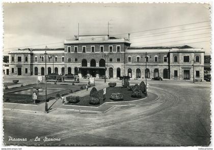 PIACENZA, LA STAZIONE, 1953