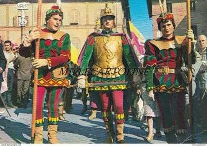 SIENA: Il Palio - Duce con uomini d'arme