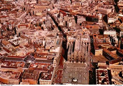 Milano Mailand IT Fliegeraufnahme mit Domplatz und Koenigspalast