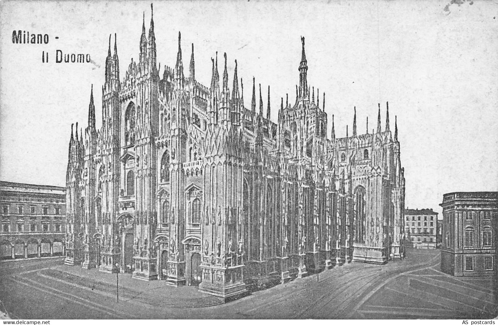 Italy Milano Milan Duomo Cathedral vintage postcard B784