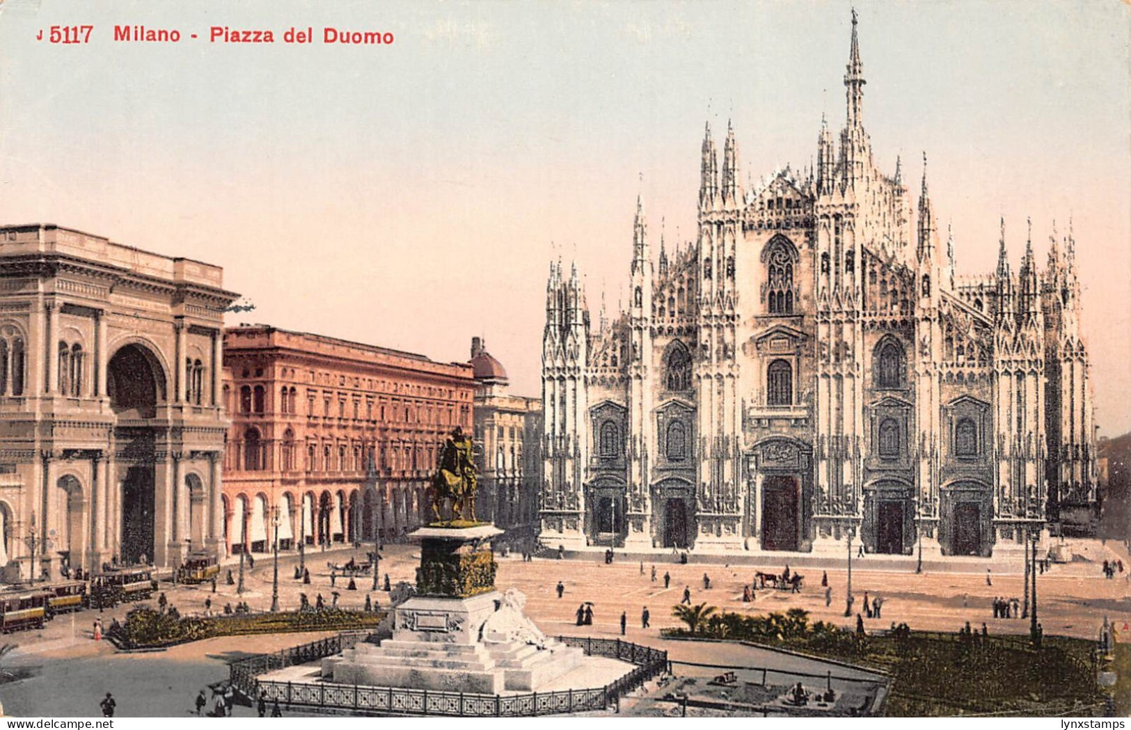 Italy Milano Milan Piazza del Duomo Cathedral vintage postcard