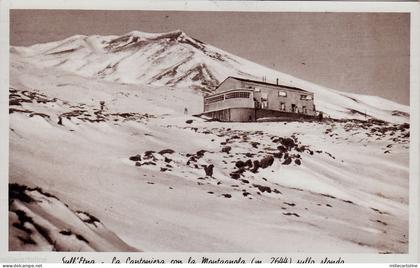 #SULL'ETNA: LA CANTONIERA CON LA MONTAGNOLA SULLO SFONDO