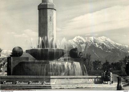 CPM Cuneo Fontana Piazzale Stazione
