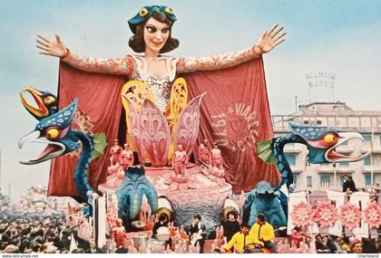Cartolina - Carnevale di Viareggio - Il Mondo Cambiera - 1971