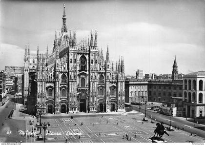 A083 Italy Milan Milano Cathedral Square RPPC vintage postcard