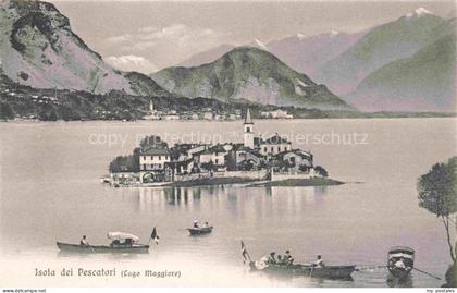 Isola Pescatori Lago Maggiore IT Lago-Maggiore Insel Kirchturm Boote Berge Fisch