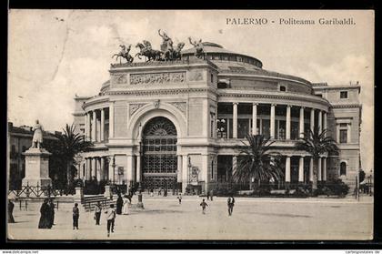 Cartolina Palermo, Politeama Garibaldi con statue e persone sulla piazza