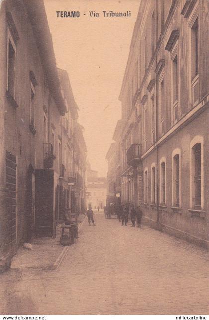 TERAMO - Via Tribunali