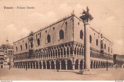 B292 Italy Venezia Palazzo Ducale Venice vintage postcard