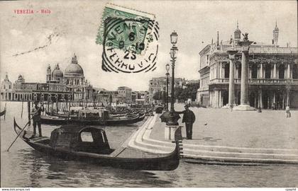 CPA Italie Italie Venezia Molo