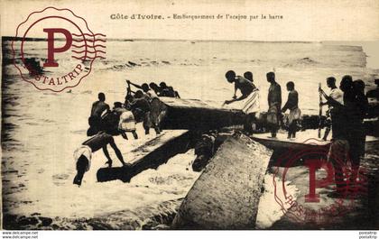 AFRICA. COSTA DE MARFIL. COTE D IVOIRE / EMBARQUEMENT DE L ACAJOU PAR LA BARRE