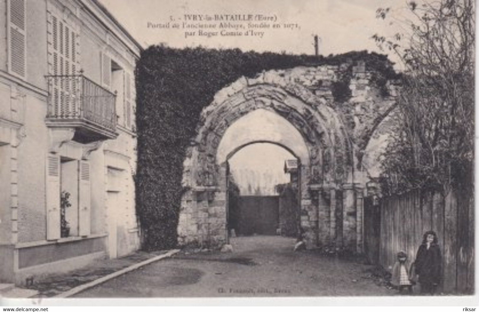 IVRY LA BATAILLE
