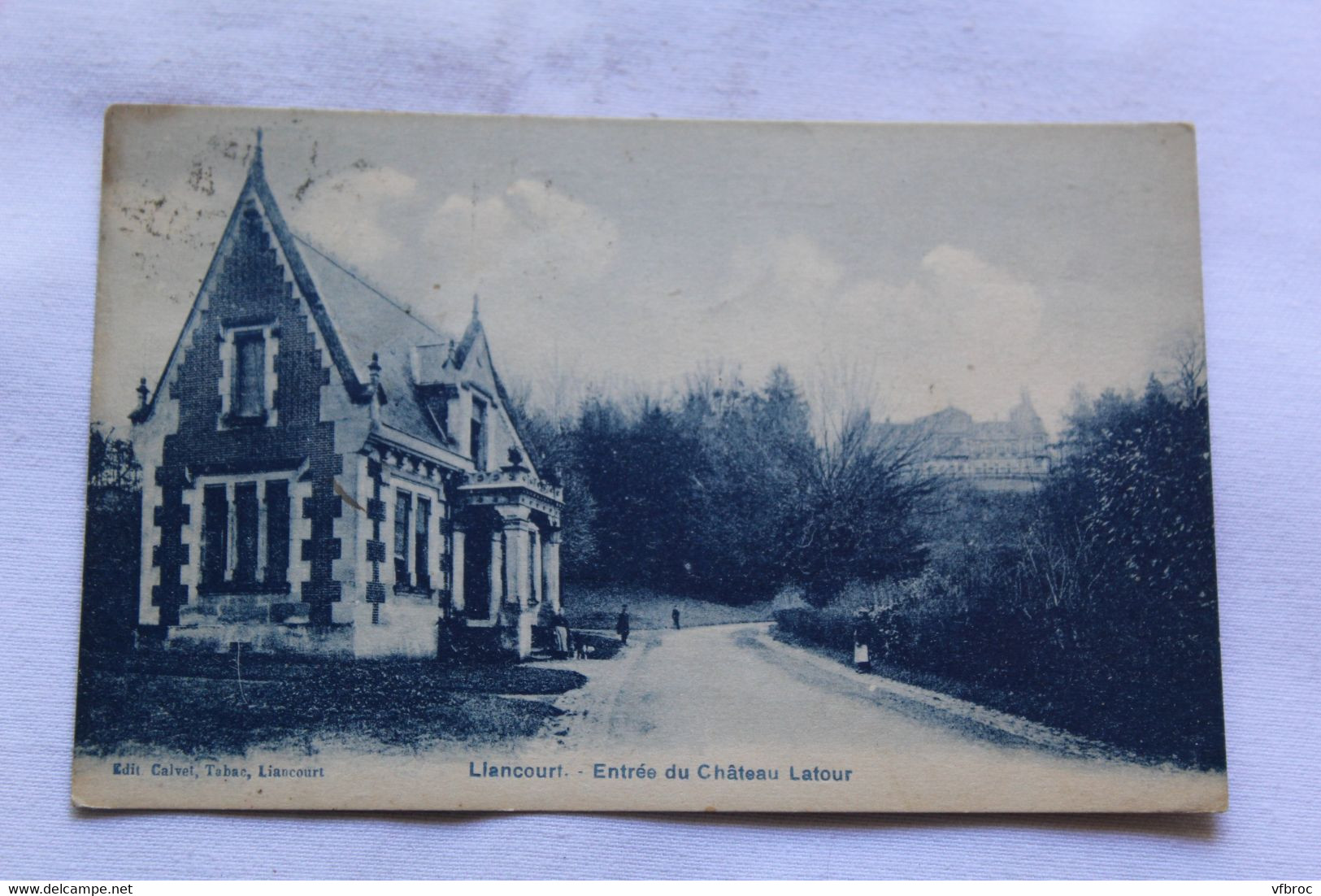 J144, Cpa 1928, Liancourt, entrée du château Latour, Oise 60