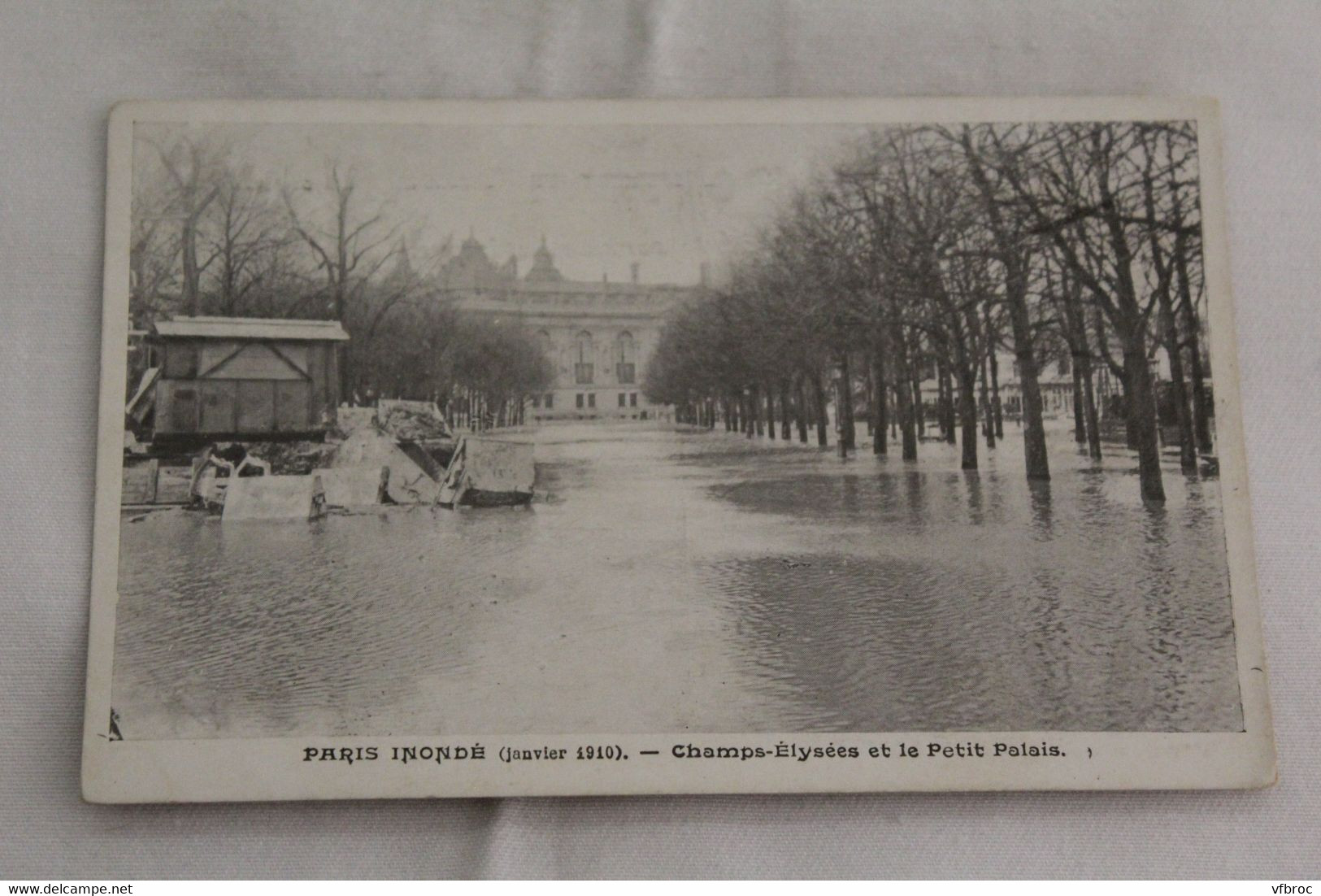 J265, Paris 75 inondé, champs Elysées et le petit palais