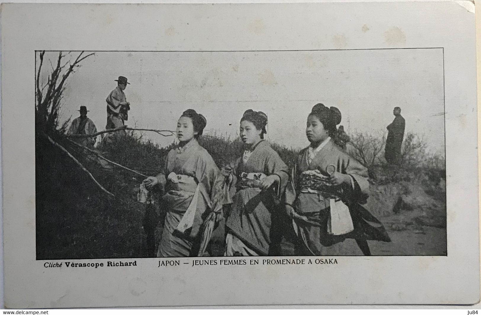 Japon - Osaka - Jeunes Femmes en promenade à Osaka - Young women - Carte postale non voyagée
