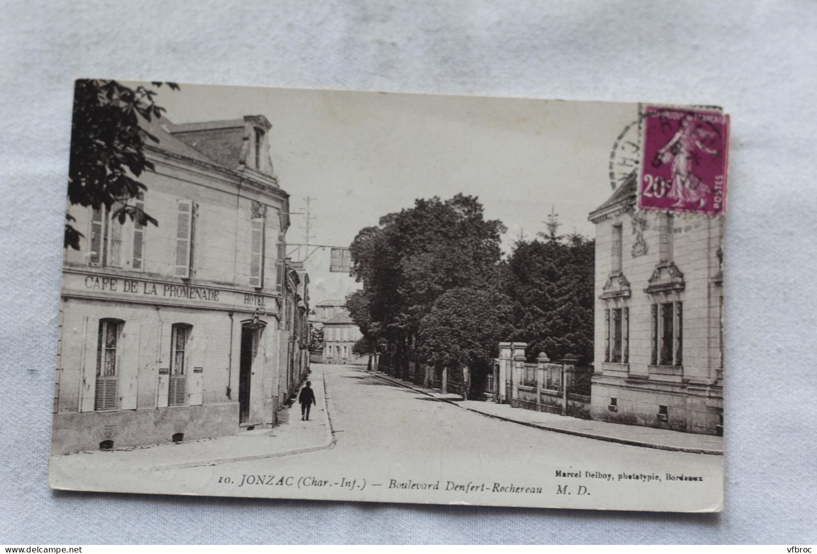 Jonzac, boulevard Denfert Rochereau, Charente Maritime 17