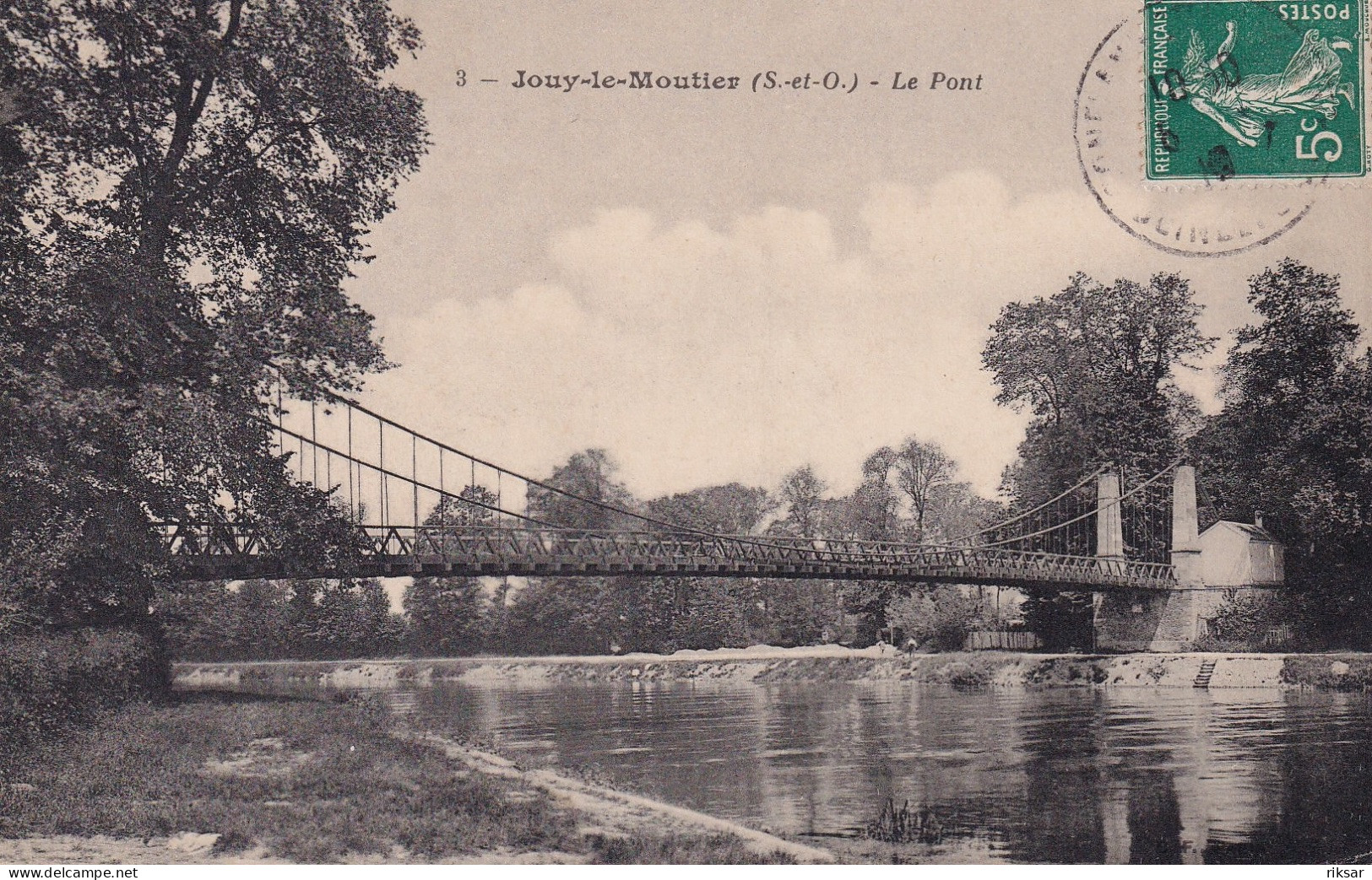 JOUY LE MOUTIER