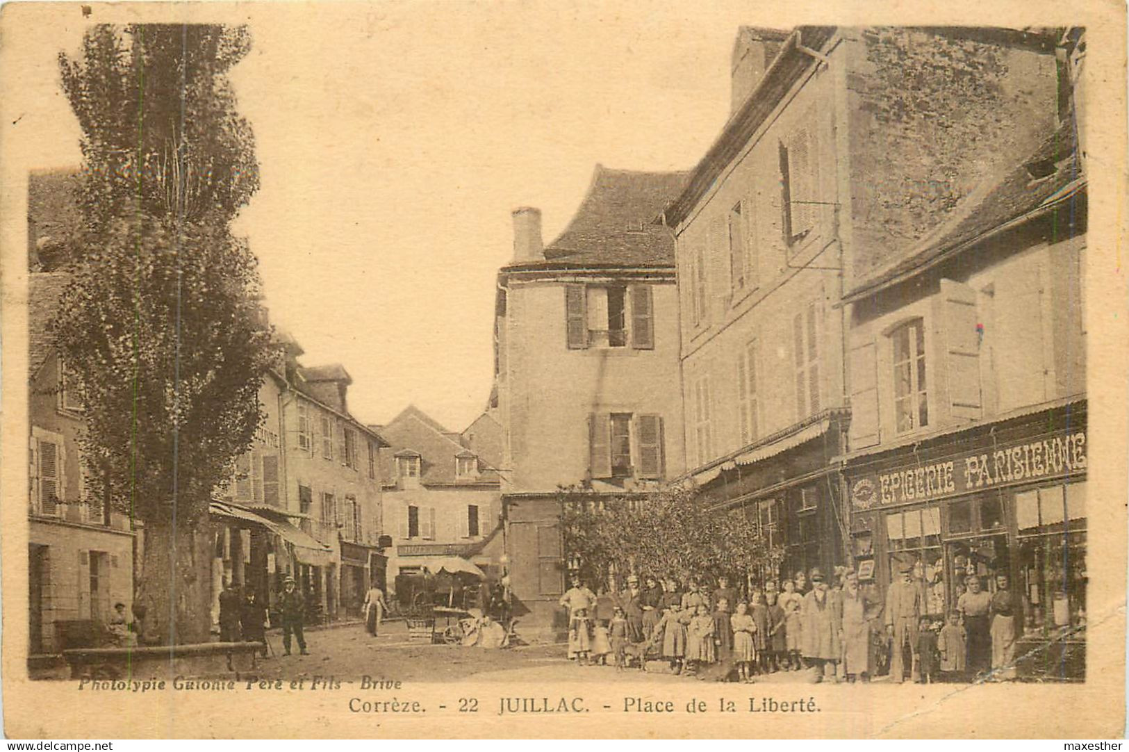 JUILLAC place de la Liberté