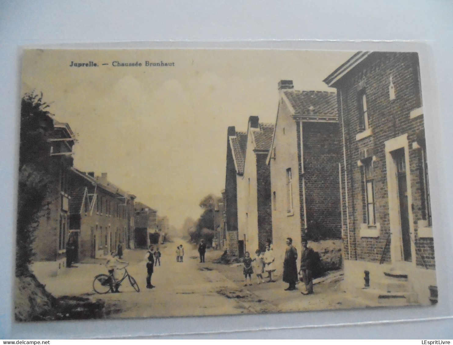 JUPRELLE Chaussée Brunhaut Animée  Carte Postale