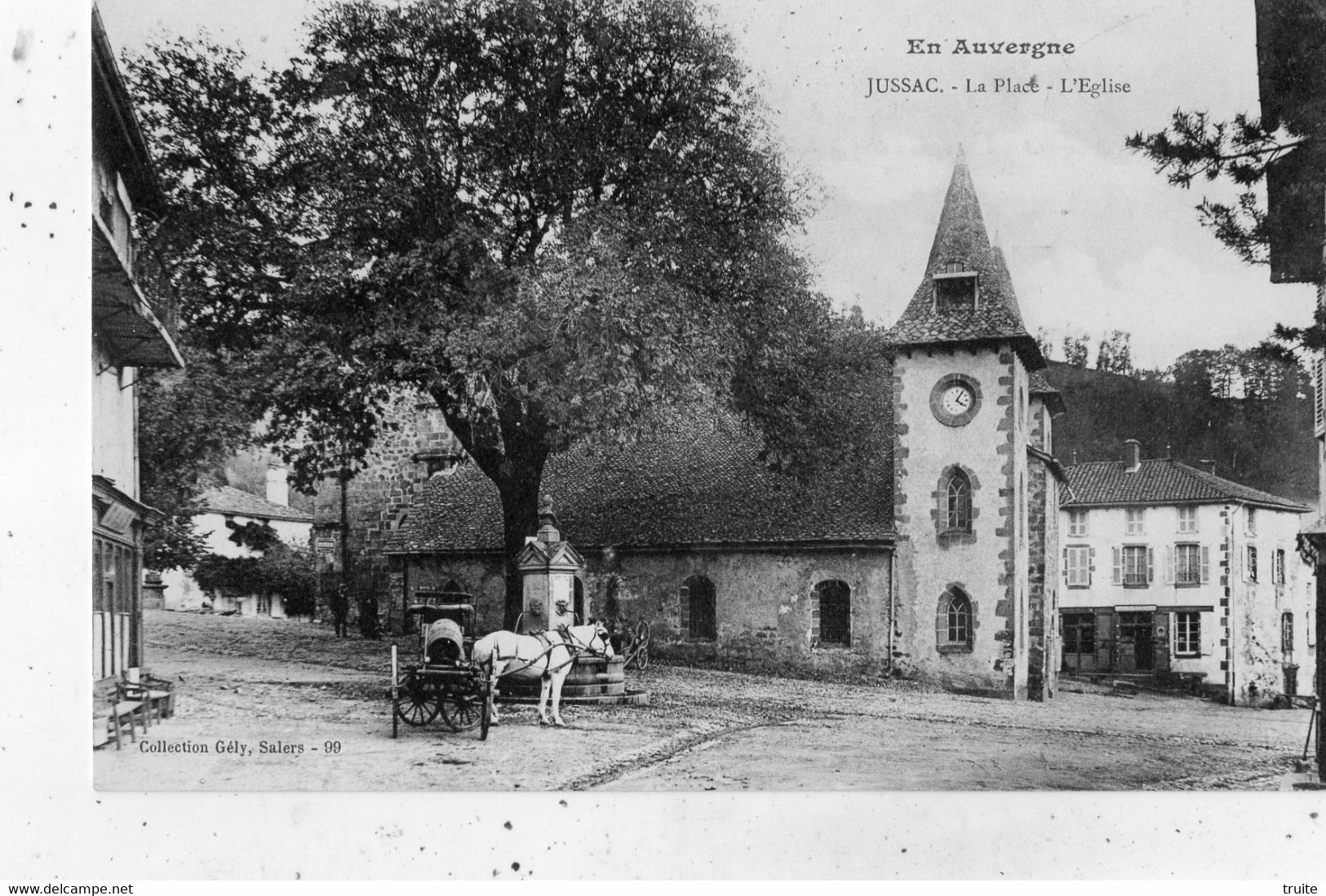 JUSSAC LA PLACE L'EGLISE