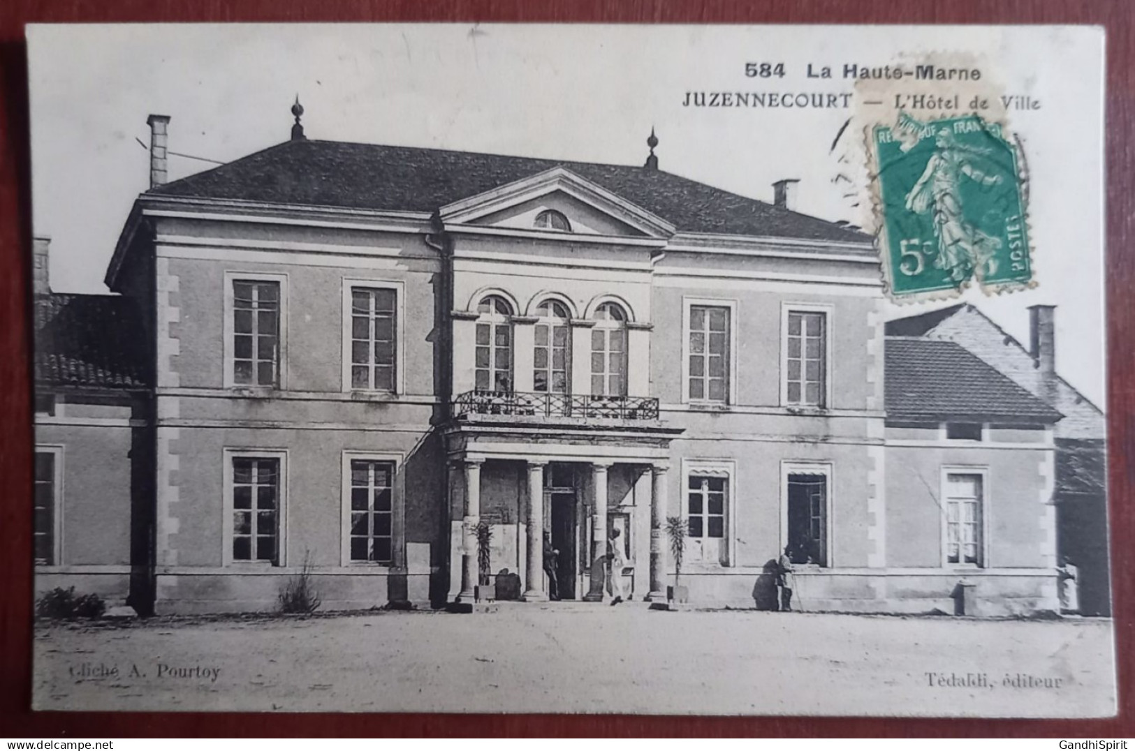 Juzennecourt - L'Hotel de Ville