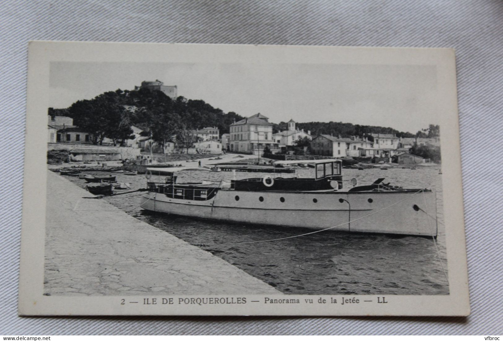 K888, ile de Porquerolles, panorama vu de la jetée, Var 83