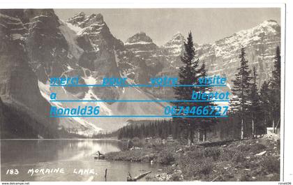 cp Amérique du Nord CANADA env LAKE LOUISE lac MORAINE  ( pré bois forêt arbre pin montagne )