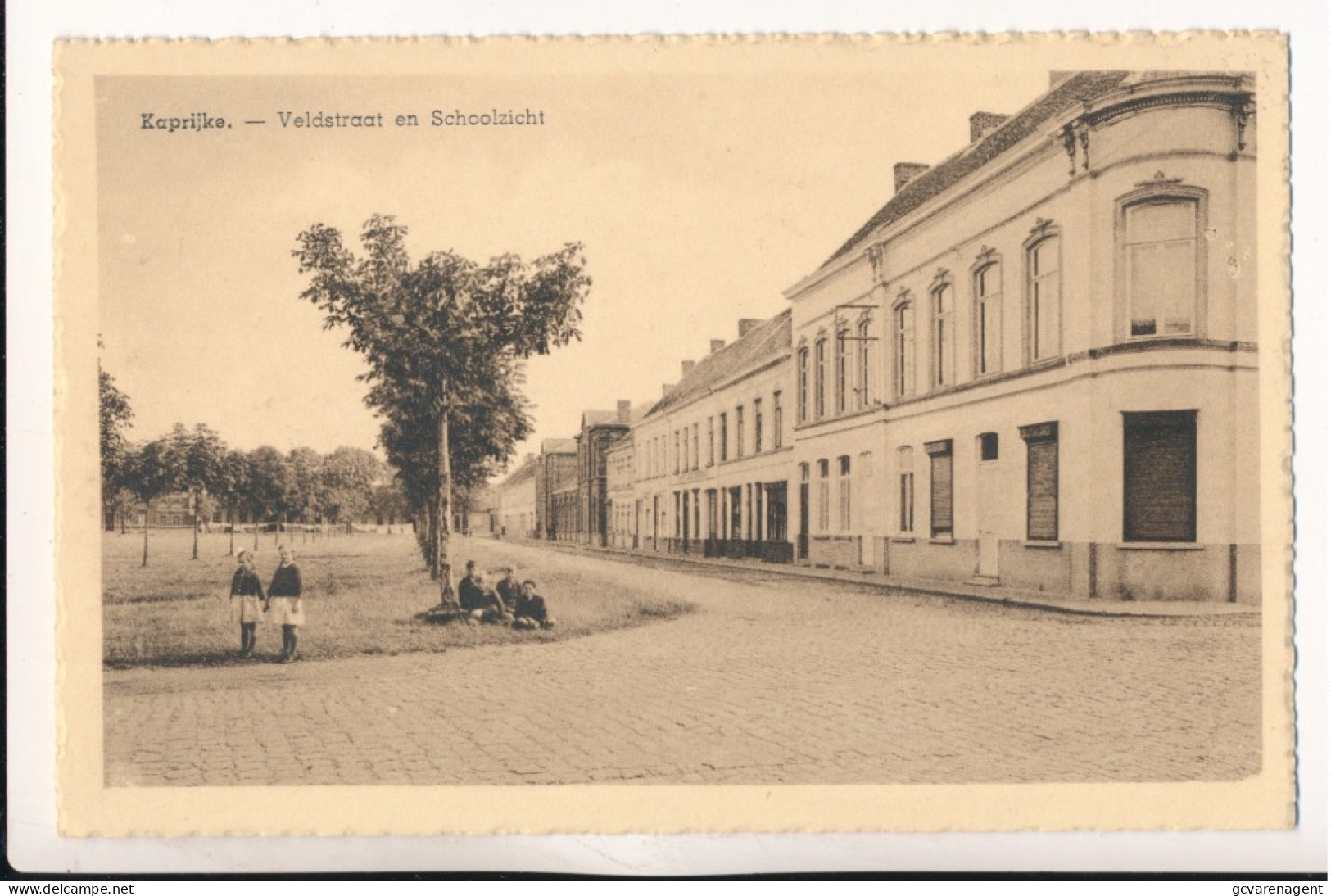 KAPRIJKE    VELDSTRAAT EN SCHOOLZICHT