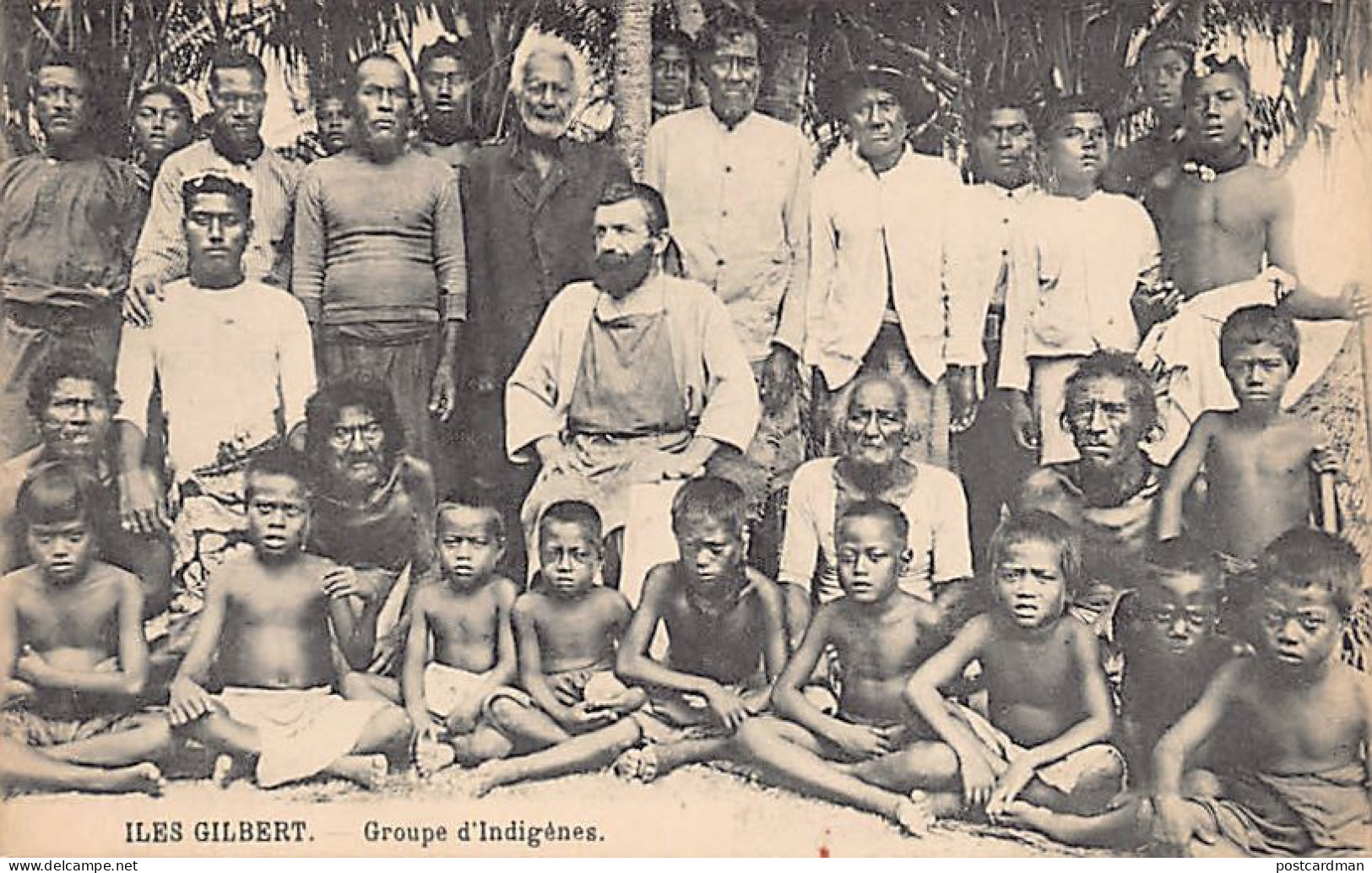 KIRIBATI Gilbert Islands - Group of natives - Publ. unknown