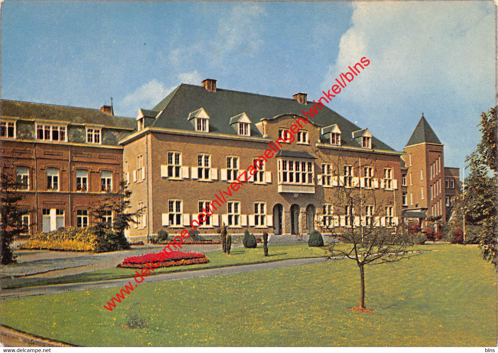 Klooster van de Zusters Annonciaden - hoofdgebouw en voorplein - Heyhof - Huldenberg