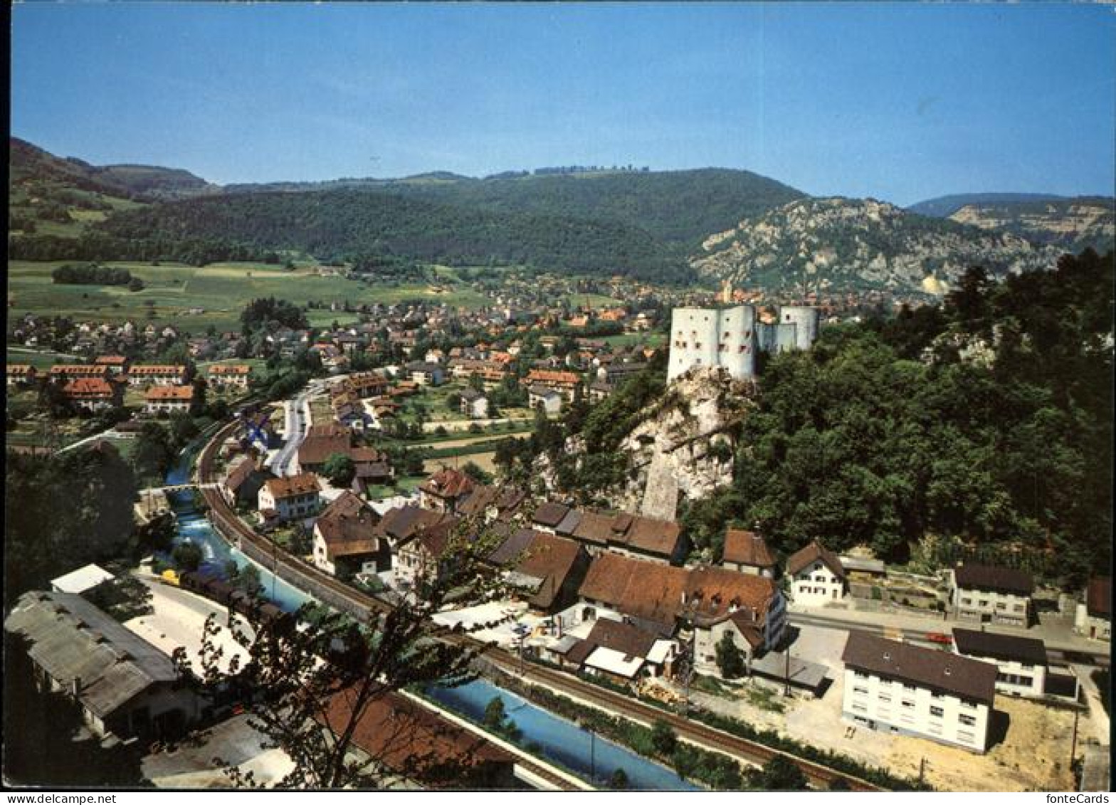 Klus Balsthal mit Schloss Alt Falkenstein Fliegeraufnahme