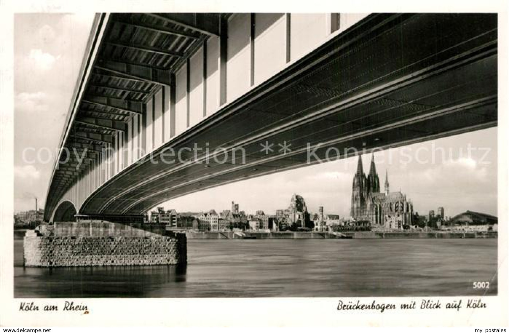 Koeln Rhein Brueckenbogen Blick auf Koeln