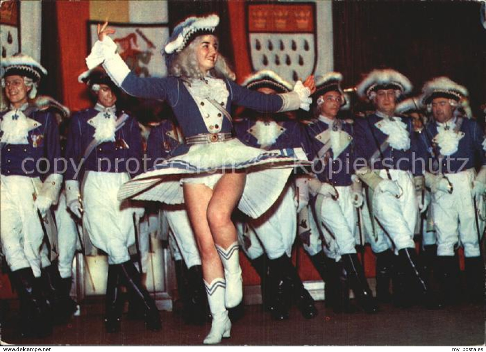 Koeln Rhein Karneval Mariechentanz der Blauen Funken