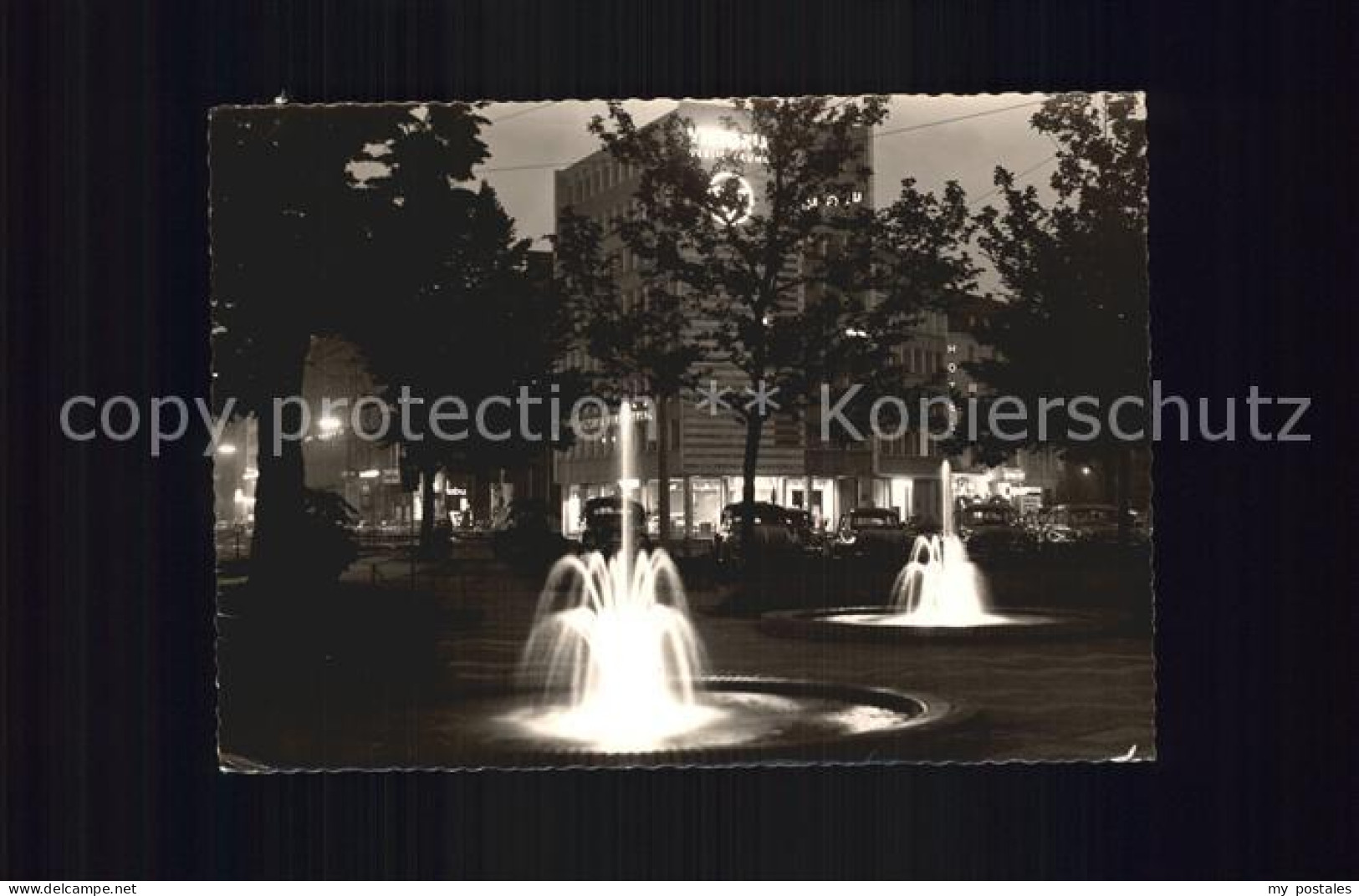 Koeln Rhein Springbrunnen Ringstrasse