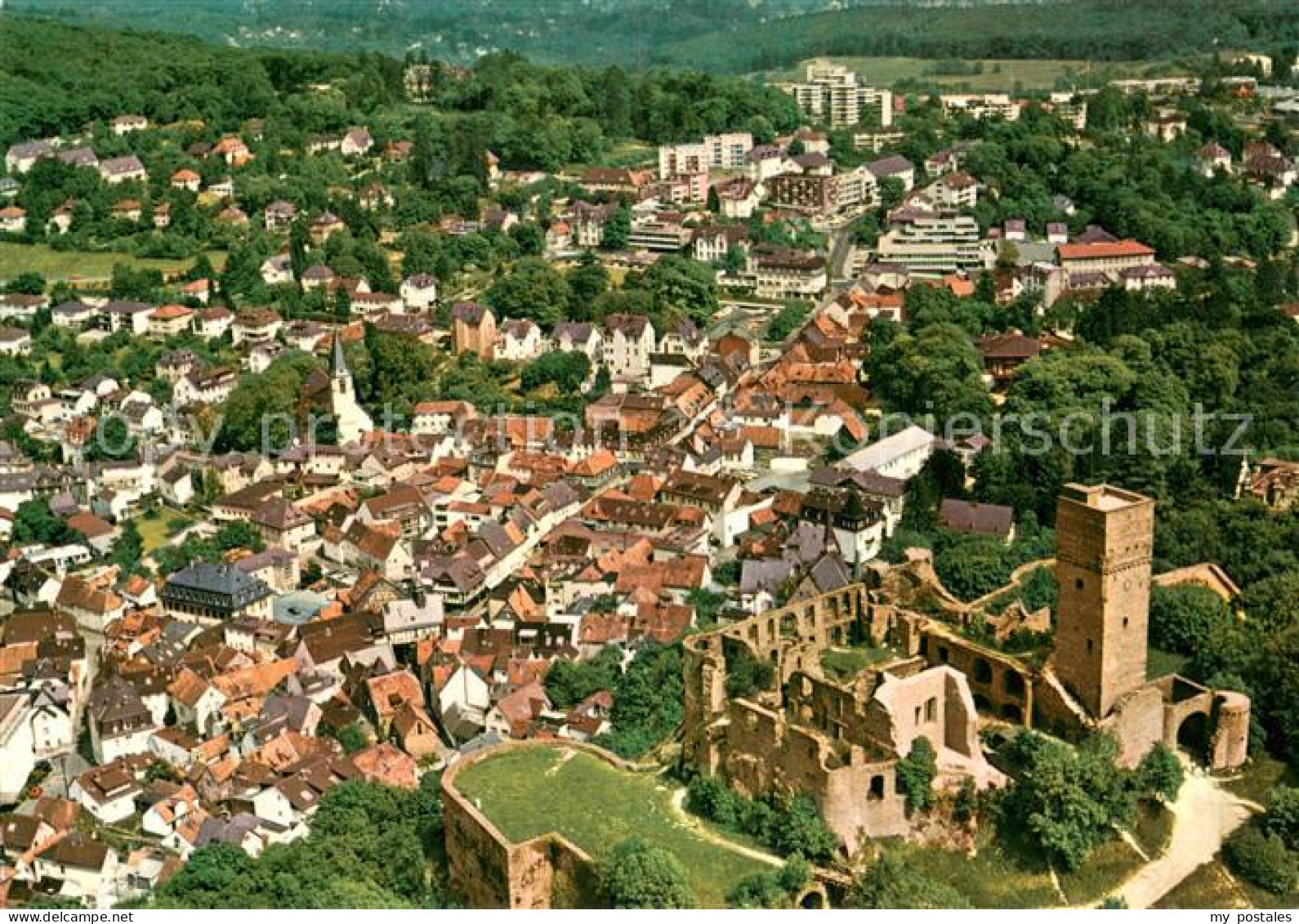 Koenigstein  Taunus Fliegeraufnahme mit Burgruine Koenigstein
