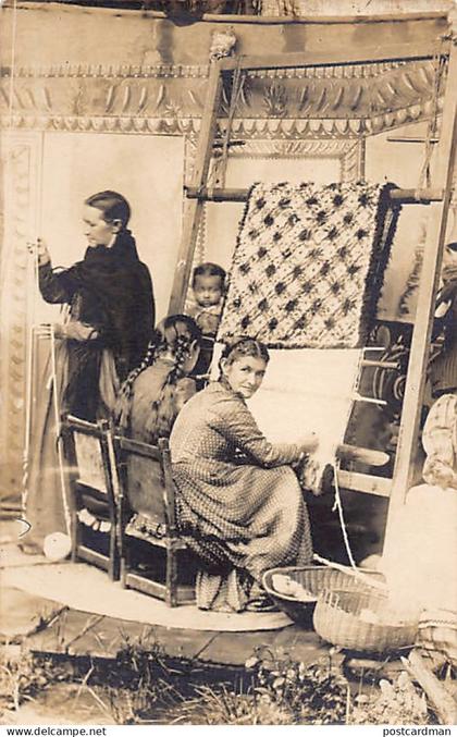 Colombia - BOGOTA - Mujeres tejiendo - POSTAL FOTO - Ed. GABINETE ARTISTICA