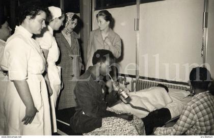 Postcard / ROYALTY / Belgium / België / prinses Paola / princesse Paola / vluchtelingen / réfugiés / Bruxelles / 1960