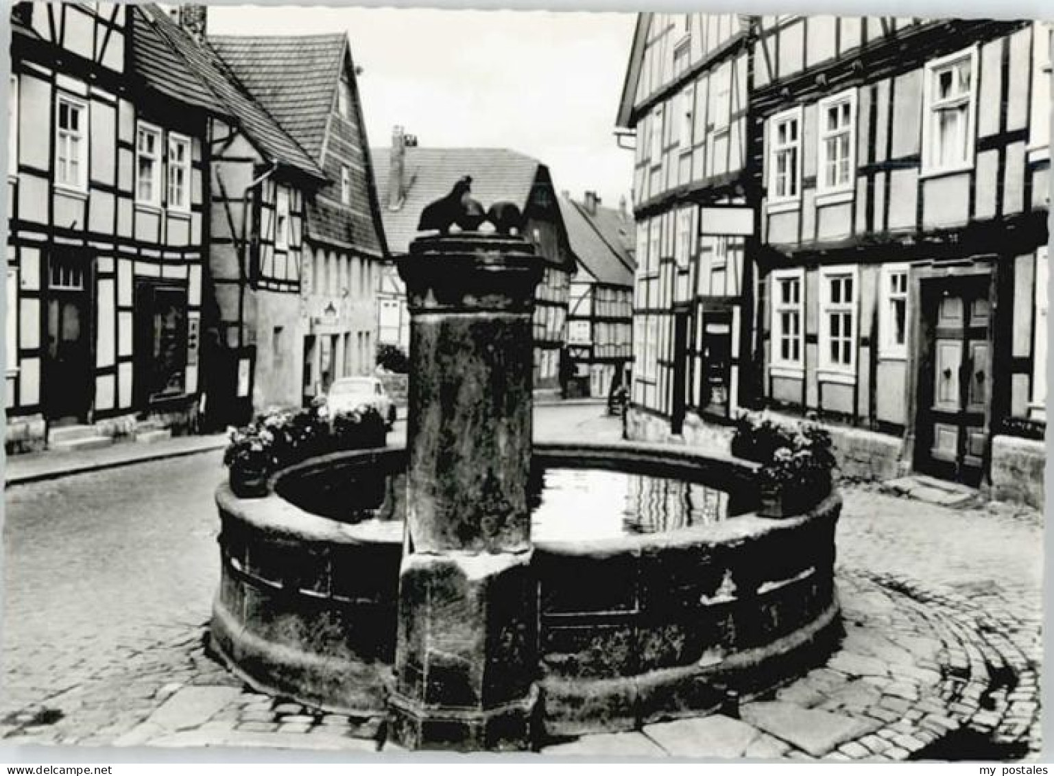 Korbach Feldhuehnerchen-Brunnen