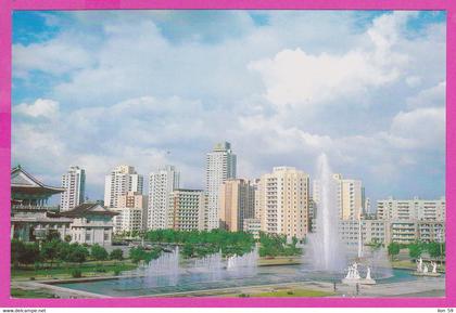 281328 / North Korea - Pyongyang - Building Architecture Historical landmark Fountain Statue PC Nordkorea Coree du Nord