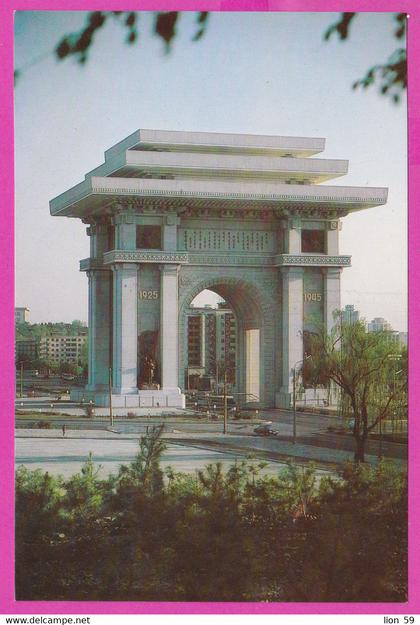 281325 / North Korea - Pyongyang - Arch of Triumph 1925-1945 , car PC Nordkorea Coree du Nord