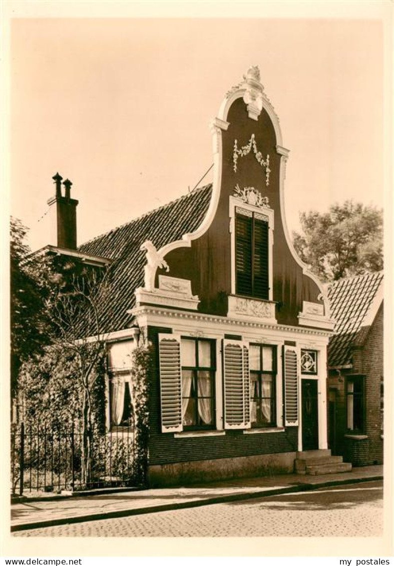 Krommenie Noord-Holland NL Holzgiebel Barocke-Fassade Schnitzerei Klapplaeden Ko