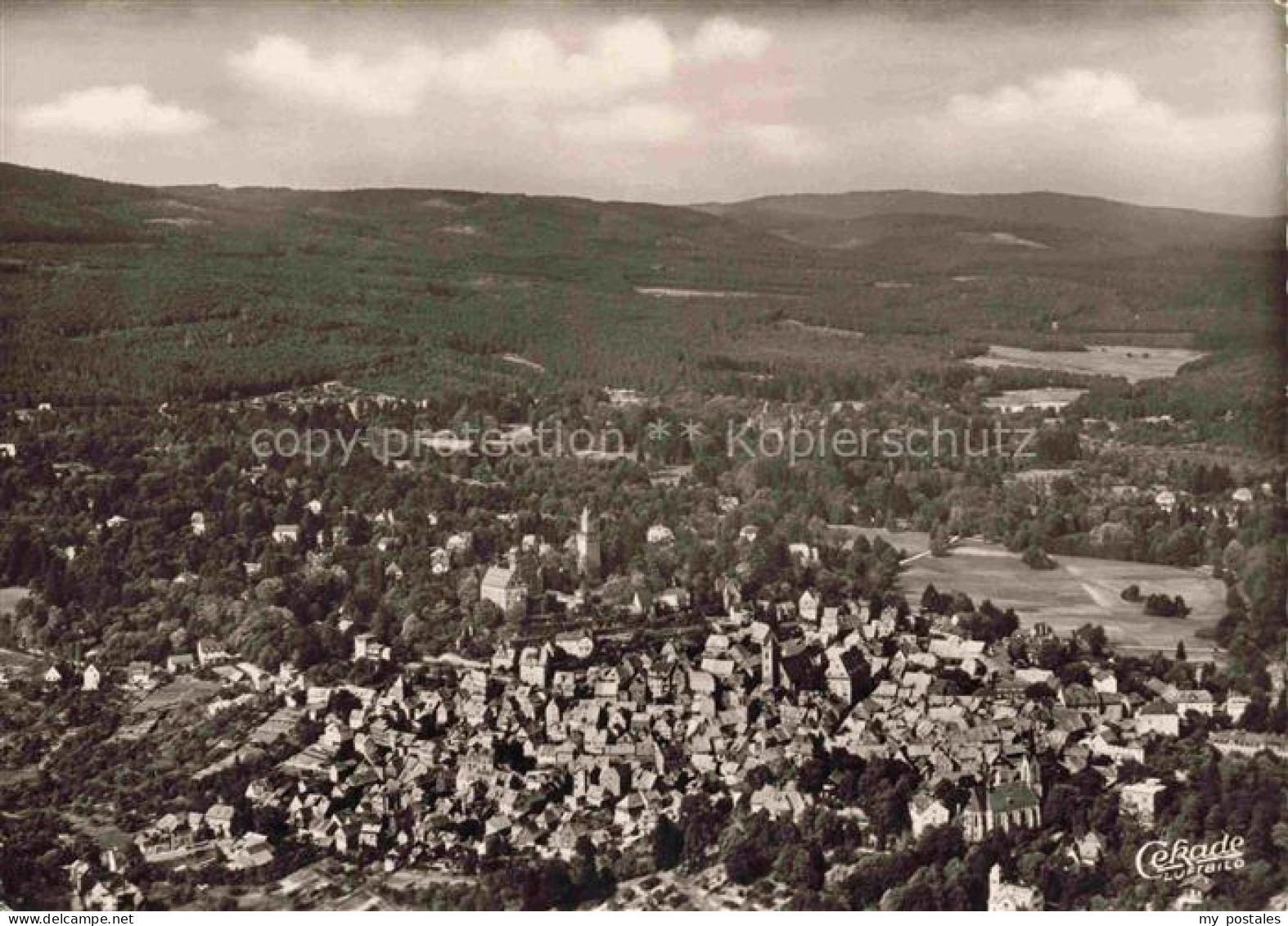 Kronberg  Cronberg Taunus Ortschaft Burg-Kronberg Kirche Waldlandschaft Taunus