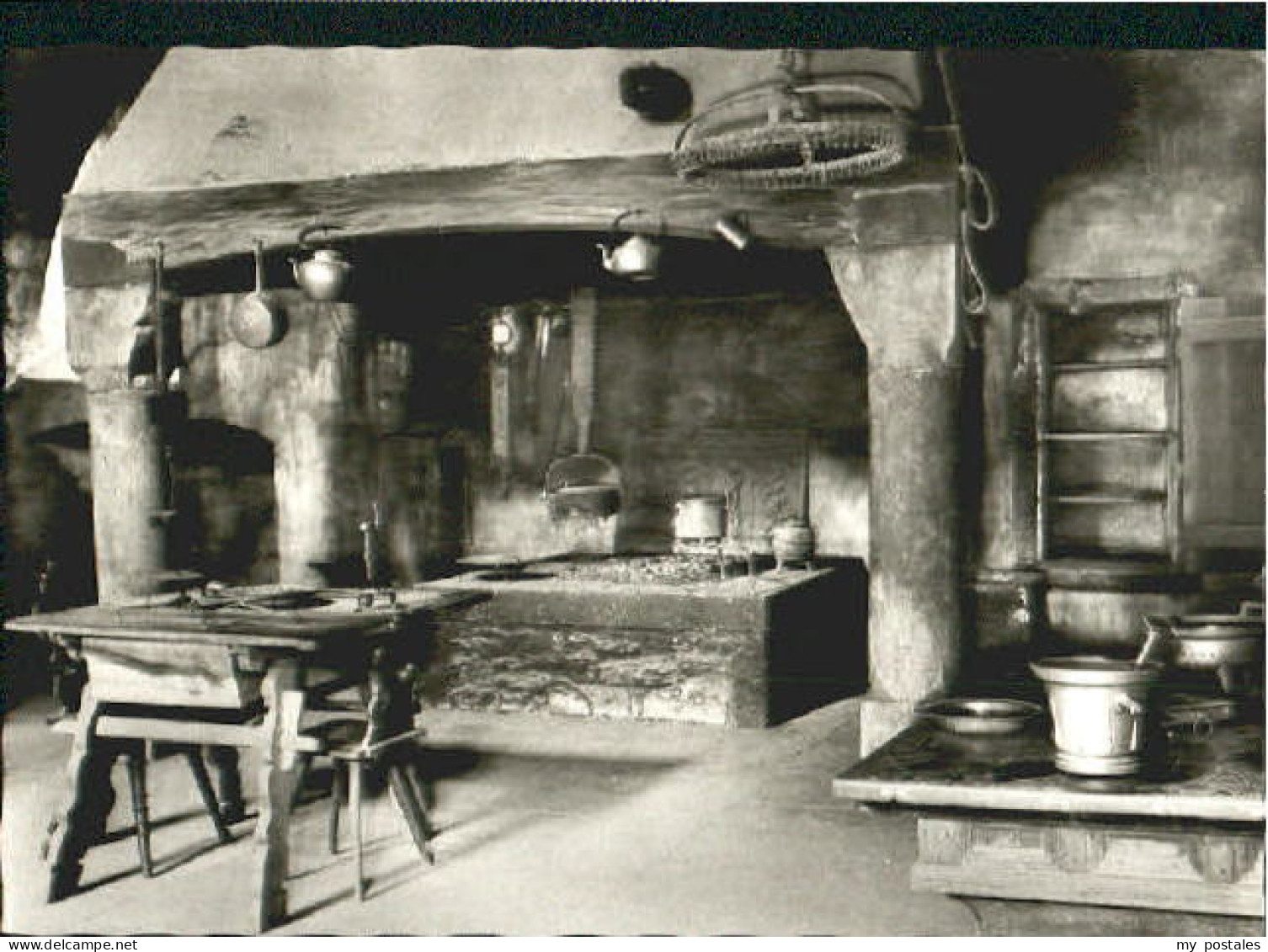 Kronberg Taunus Burg Kronberg Feuerstelle Kueche o